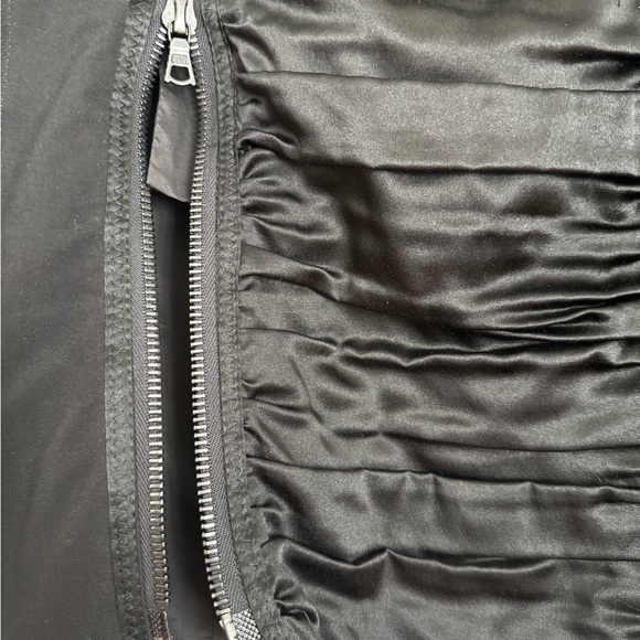 Nanette Lepore Black Ruched Center Zip Pencil Skirt - Picture 3 of 7